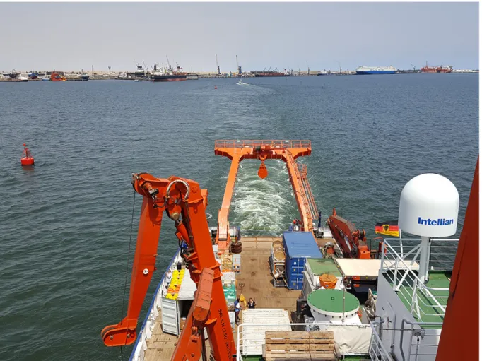 Fig. 1: Departure of RV METEOR from the port of Walvis Bay, Namibia (Photo: Peter Brandt) 