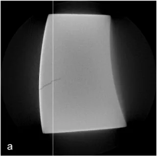 Fig. 4: Noise. The crack is hard to detect due to its low contrast. (a) Grey image, (b) cross-section.