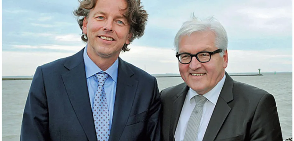 Fig. 4: The Ministers of  Foreign Affairs of the Federal  Republic of Germany,  Frank-Walter Steinmeier (right),   and of the Netherlands,   Bert Koenders