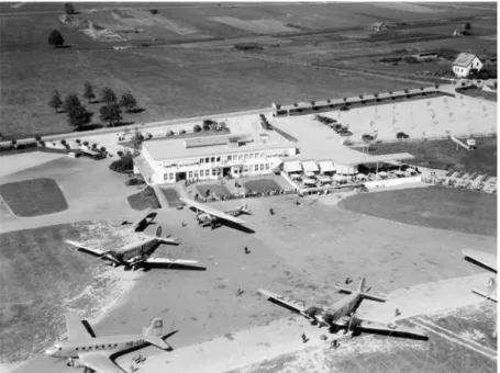 Abb. 1: Das Flugplatzgebäude in Zürich-Dübendorf und diverse Flugzeuge in den  1930er-Jahren