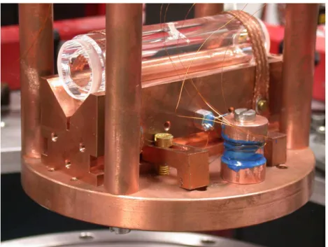Figure 4.4: Mounting of resonator R2 inside the second non-rotating vacuum chamber.