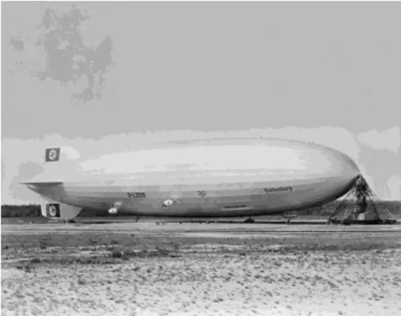 Figuur 10: Zeppelin LZ129 Hindenburg, neergestort op 6 mei 1937. 