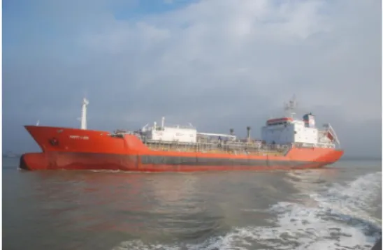 Figuur 1: Zeeschip op de Westerschelde.  Figuur 2: Zeeschip op de Westerschelde. 