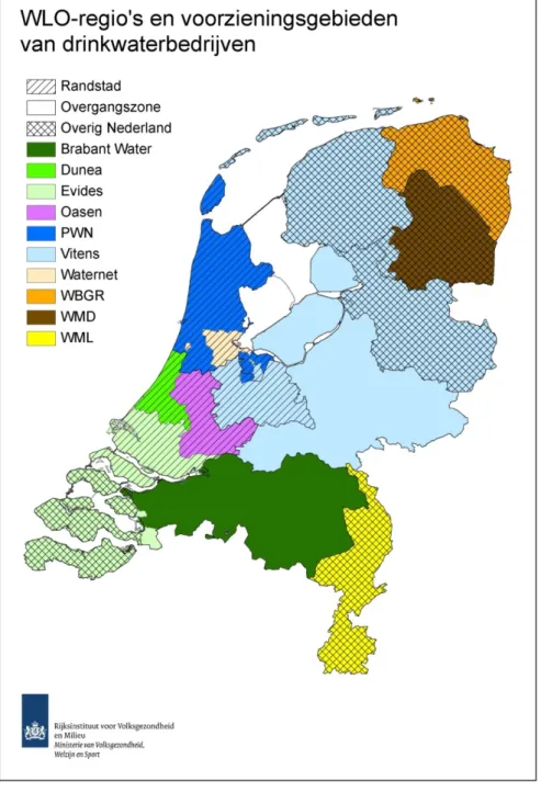 Figuur 4.3 Gehanteerde indeling van Nederland in drie regio’s bij de vier  WLO-scenario’s (Baggelaar 2010) en vergelijking met provinciegrenzen en  voorzieningsgebieden drinkwaterbedrijven
