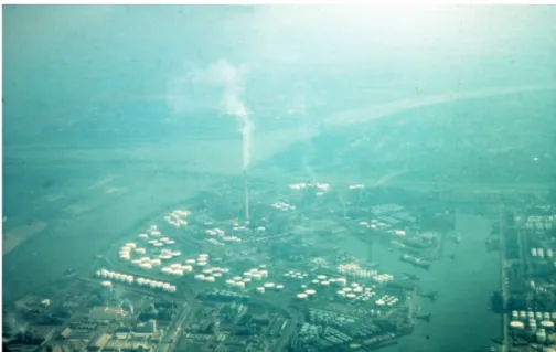 Figuur 10: Sterk vervuilde lucht in het Rijnmondgebied in het begin van de jaren tachtig