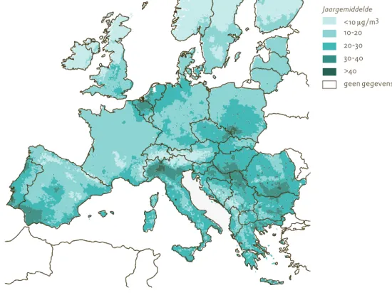 Figuur 11. Geïnterpoleerde metingen van jaargemiddelde fijnstofconcentraties in Europa in 2004.3 Bron: Mnp 2008