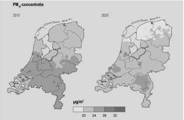 Figuur 2: Concentratie fijn stof in 2010 en 2020 bij bestaand en voorgenomen Nederlands en Europees beleid; een jaargemiddelde concentratie van fijn stof boven  32 microgram/m3 betekent een overschrijding van de EU-grenswaarde (Velders et al., 2007).