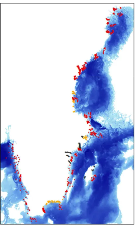 Figur 1. Översiktskarta med de stationer som ingår i nuvarande bottenfaunaprogram.  Röda prickar årlig provtagning, orange prickar provtagning vartannat år och svarta 