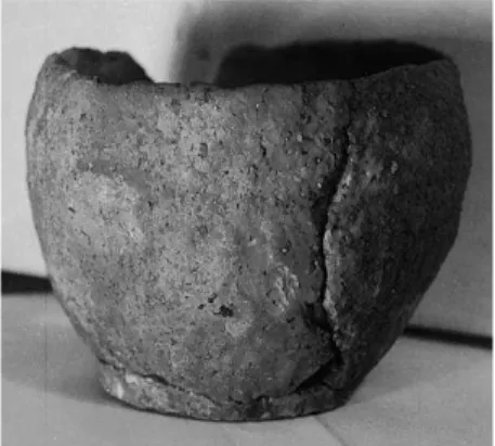 Figure 3. Early Bronze Age  Vessel from Samuelstorp. Plate  ÅMF 851. Photograph: The  Åland Board of Antiquities 
