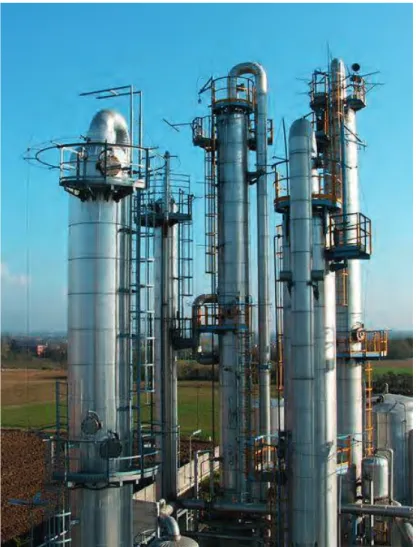 Figur 15. En destillationsanläggning, i detta fall för destillation av petrokemiska produk- produk-ter
