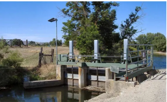 Figure 2.  Farmers Cooperative Automated “Squeeze Gate” Structure 