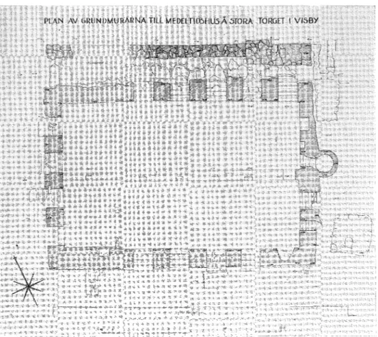 Fig.  2.  Rådhuset  på  Stora  torget.  Plan  av  grundmurarna.  Huset  - en  y.ngre  upplaga  av  Vin- Vin-huset  - har  troligen  $tppförts  mzder  senmedeltiden