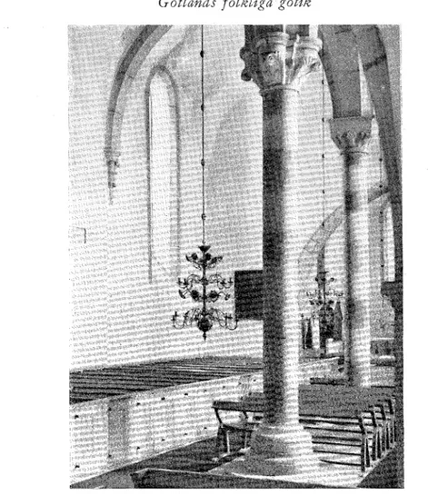 Fig.  34.  Lärbro  kyrkas  interiör  från  välter.  Märk  de  slanka  pelareproportionerna! 