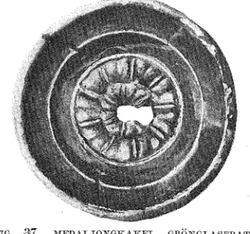 FIG.  6'8.  FRAGMEN1'  AV  FIG.  39.  BLADKAKE·L,  KONKAV'r  BLADKAKEL,  BRUN  OCH  GUL  GLASYR,  BRUNGLASERAT,  HALL- HALLWIL