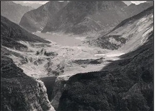 Figure 2: View of the Vajont reservoir after the landslide (1963) [4]. 