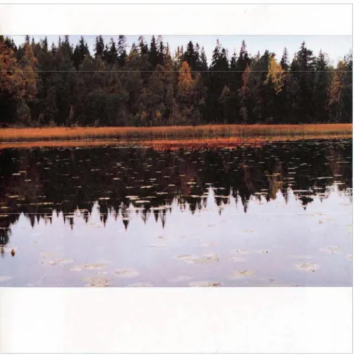 Fig. 10 och 11. Katarina Frostenson, text, Jean Claude Arnault, bild, Vägen till öarna  (1996), färgfotografi, 154 mm x 218 mm, s