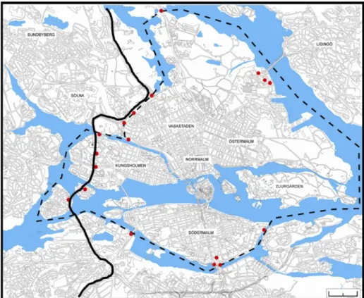 Figure 3: The cordon around the inner city of Stockholm (dashed line), the bypass E4/E20 (solid line) and the  location of the charging points (red dots)