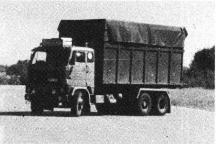 Fig 9. The test vehicle equipped with standard protec- protec-tors (type ST 1).