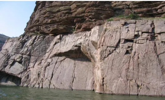 Figure 1.1: An outcrop of fractured basement rock from Alcova Reservoir, Wyoming (Courtesy: H