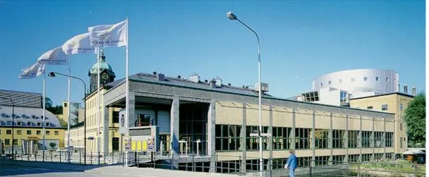 Figur 3.11   Louis De Geer konsert och kongress i Norrköping – Entrébyggnaden med sitt industriella  fasaduttryck och sin massiva monumentala konstruktion i huvudentrén
