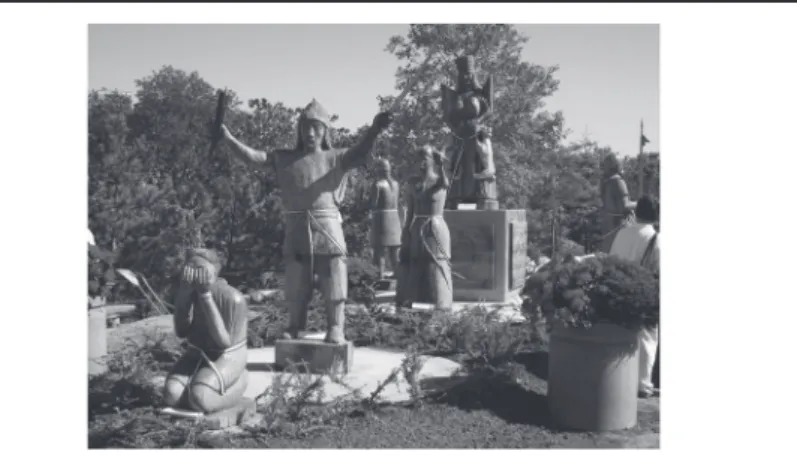 1. kép Az újonnan felavatott  szoborcsoport a Vértó-dombon