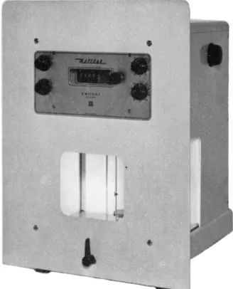 FIG. 17. Mettler microchemical balance, model M-5. 