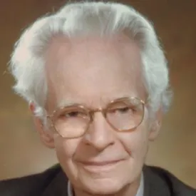 7. ábra:   Burrhus Skinner (1904–1990) amerikai pszichológus  (Forrás: biography.com, letöltés: 2012.07.08.) 