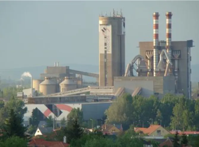 Figure 5.1. The concentration of dust is increasing due to the cement factory in Miskolc  (Photo: Zoltán Zelei)