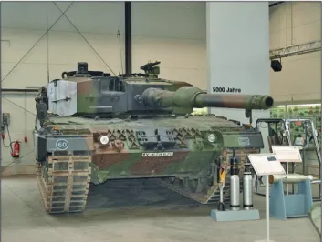 11. ábra. Egy Leopard 2A4-es lőszerekkel kiállítva.  