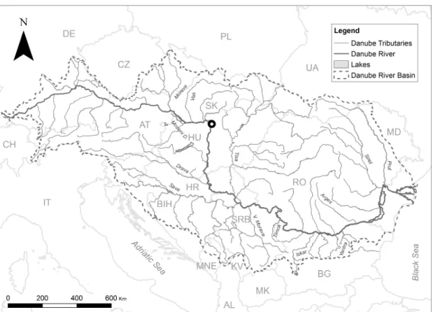 Fig.  1  Location  of  the  long-term  phytoplankton  monitoring  station  of  the  Danube  Research Institite (MTA, CER) in the middle section of the Danube River, Göd  (N-Budapest), Hungary