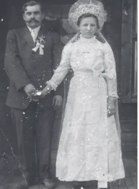 Figure 10. Wedding photo. Vintondale, 1914. 