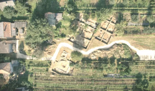 Illustration 2. Aerial photograph of the excavation 