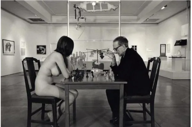 4, ábra Marcel Duchamp Eve Babitz-cal sakkozik, 1963 