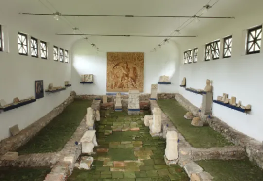 Fig. 4. Mithras Shrine III, the inside (photo by B. Farič, Ptuj Ormož Regional Museum) 
