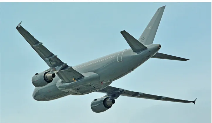 5. ábra. A 605-ös lajstromszámú Airbus A319-es csapatszállító repülőgép a levegőben, hátulnézetben