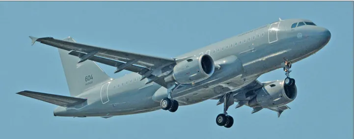 9. ábra. A 604-es lajstromszámú Airbus A319-es csapatszállító repülőgép a levegőben, nyitott futóművel