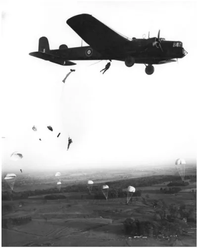 5. ábra. Az Armstrong Whitworth Whitley bombázógépek padlóleme- padlóleme-zén kialakított kerek nyíláson keresztül hajtottak végre ugrást a brit 