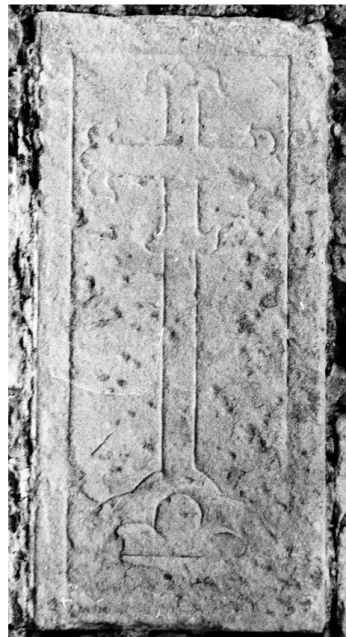 ► 3. kép. Vác, középkori plébániatemplom: ismeretlen sírkö- sírkö-ve, 14. század első fele-közepe; Tragor Ignác Múzeum (fotó: 