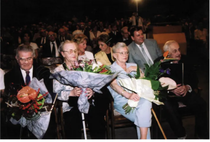 4. ábra Az ünnepelt Csömör Sándor és Zoltán Imre professzorok   feleségükkel az első Semmelweis–Tauffer Emlékülésen  (2001
