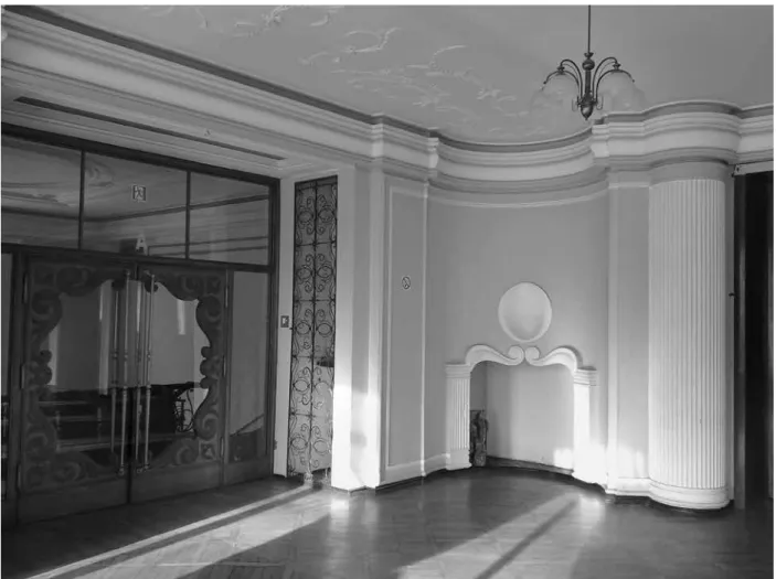 Fig. 17. Palace of Culture, S´wie˛tochłowice, foyer; architects: Henryk Buszko, Aleksander Franta, Jerzy Gottfried, 1955  (photo: Aleksandra Sumorok)