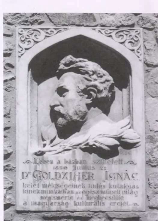1. kép:  Emléktábla Goldziher Ignác székesfehérvári szülőházán