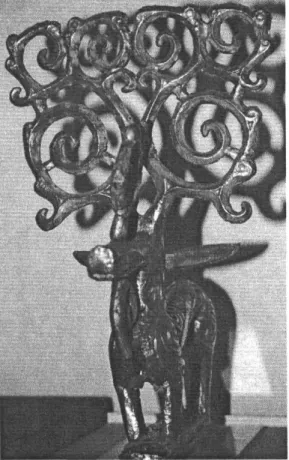 7. kép  A madaras-életfás agancsú filippovkai arany  szarvasszobor 