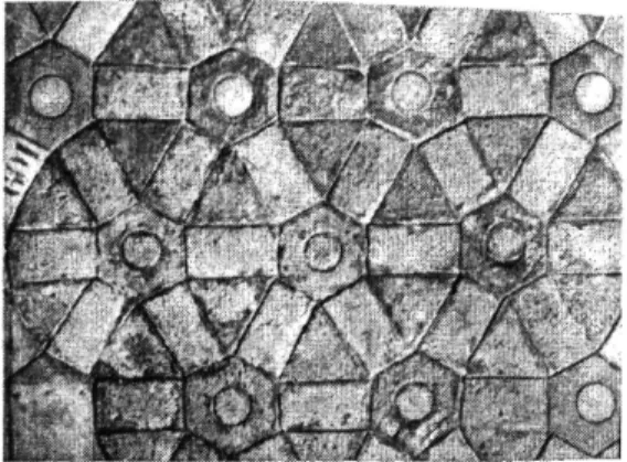 Fig. 16. Rievaulx, ricostruzione di motivi decorativi  della pavimentazione, ora a Londra, British Museum 