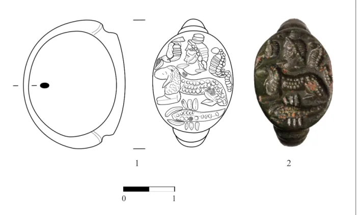1. kép 1: A Serapis-gyűrű rajza (Szabó András); 2: A gyűrű fotója (Dabasi András, Magyar Nemzeti Múzeum)
