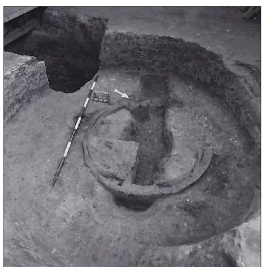 Fig. 8. Excavation photo of a bell casting pit from the parcel of the 15th–16th century gun foundry.