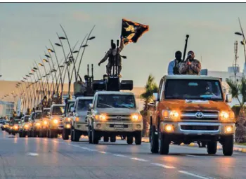 5. ábra. Az Iszlám Állam terrorszervezet (ISIS) felfegyverzett  Toyota gépkocsikkal bevonul Irakba [8]