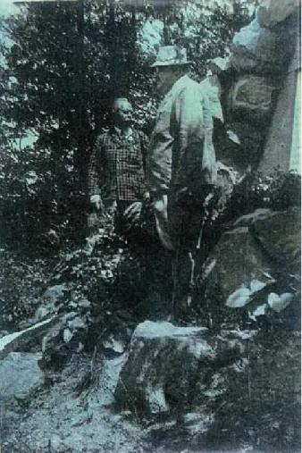 4. kép  Zsitvay Tibor – a kép bal oldalán – a  Görgey-bérc avatásán, 1933. június 24.