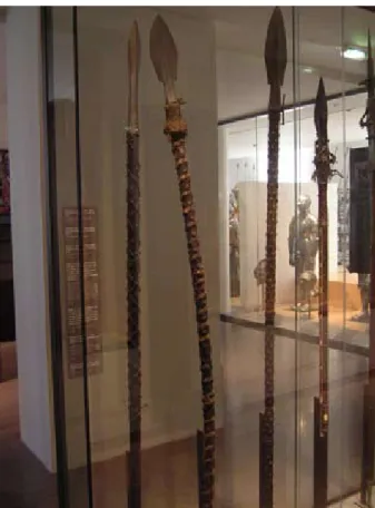 4. kép: Középkori vadászlándzsák a párizsi  Musée de l’Armée kiállításán (Fotó: Kováts  István)