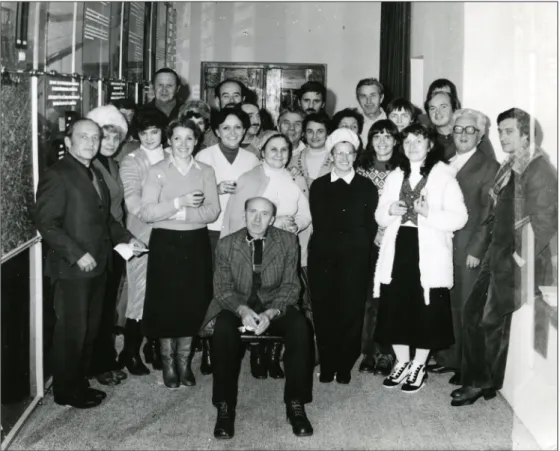 4. ábra A Székely Nemzeti Múzeum munkatársai köszöntik az igazgatót,  Székely Zoltánt születésnapja alkalmából a 80-as évek elején 