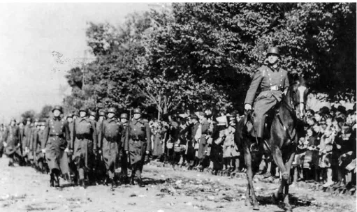 Figure 10. Procession of the 7th Rifle Squadron of the 2nd Infantry Regiment led  by Captain Győző Berdefi at the occasion of their homecoming